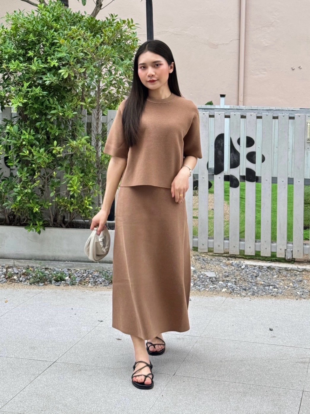 ดูไอเดียสไตล์การแต่งตัวสำหรับ「เสื้อสเวตเตอร์ ผ้า Milano ลายนูน (Ribbed ...