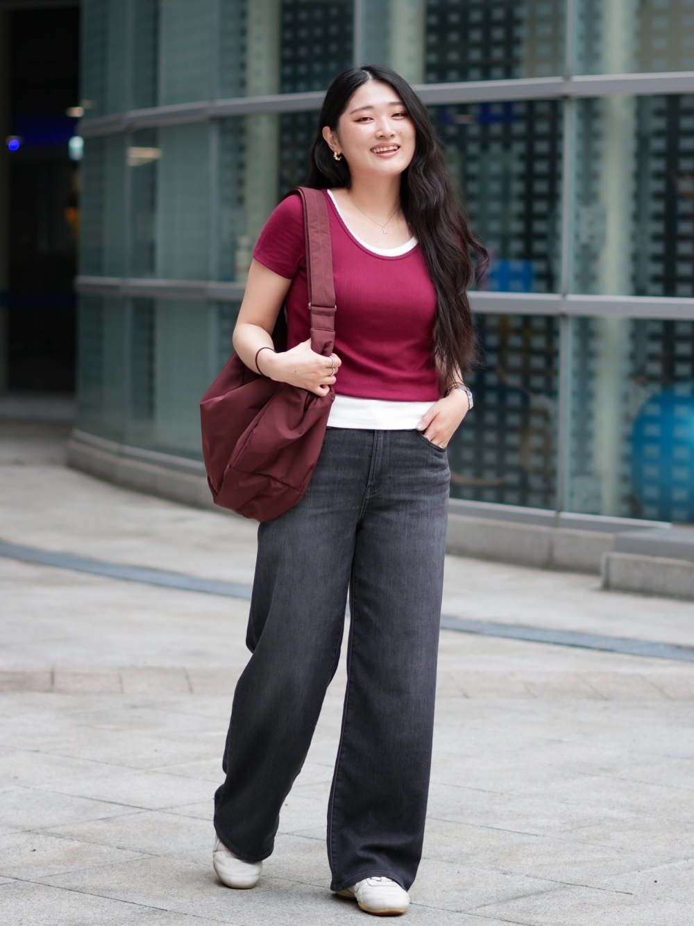EZY WIDE STRAIGHT JEANS (INSEAM 73-77cm)」的穿搭靈感 | UNIQLO香港