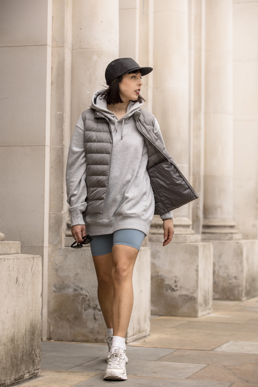 Uniqlo Airism Grey Biker Shorts, Women's Fashion, Activewear on