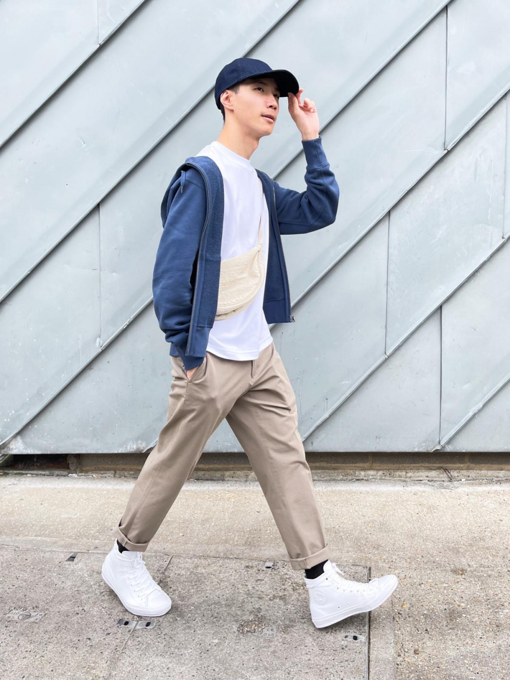 Tan Hoodie with Black Pants Relaxed Spring Outfits For Men (9 ideas &  outfits)