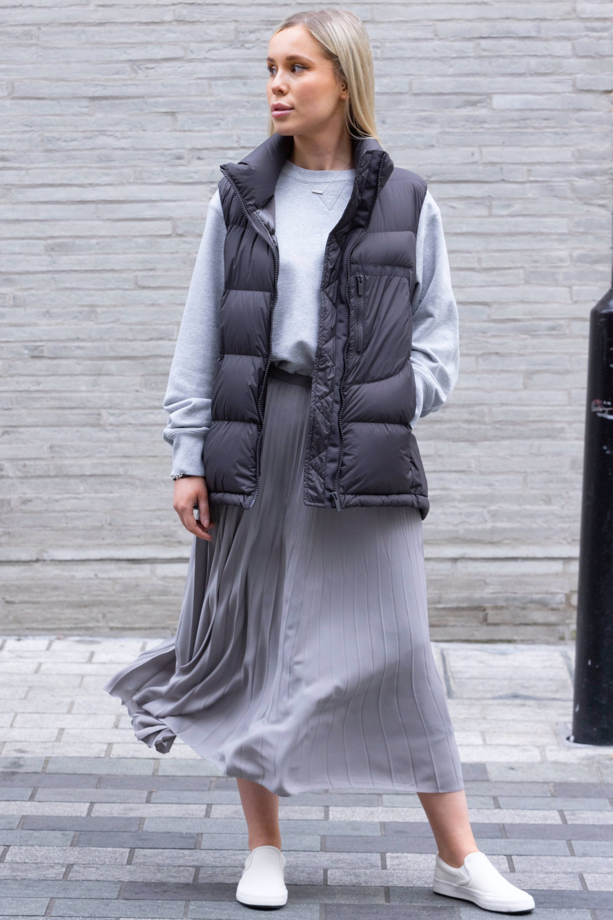 Check styling ideas for「Sweatshirt、Printed V-Neck Short-Sleeve Flare Midi  Dress」