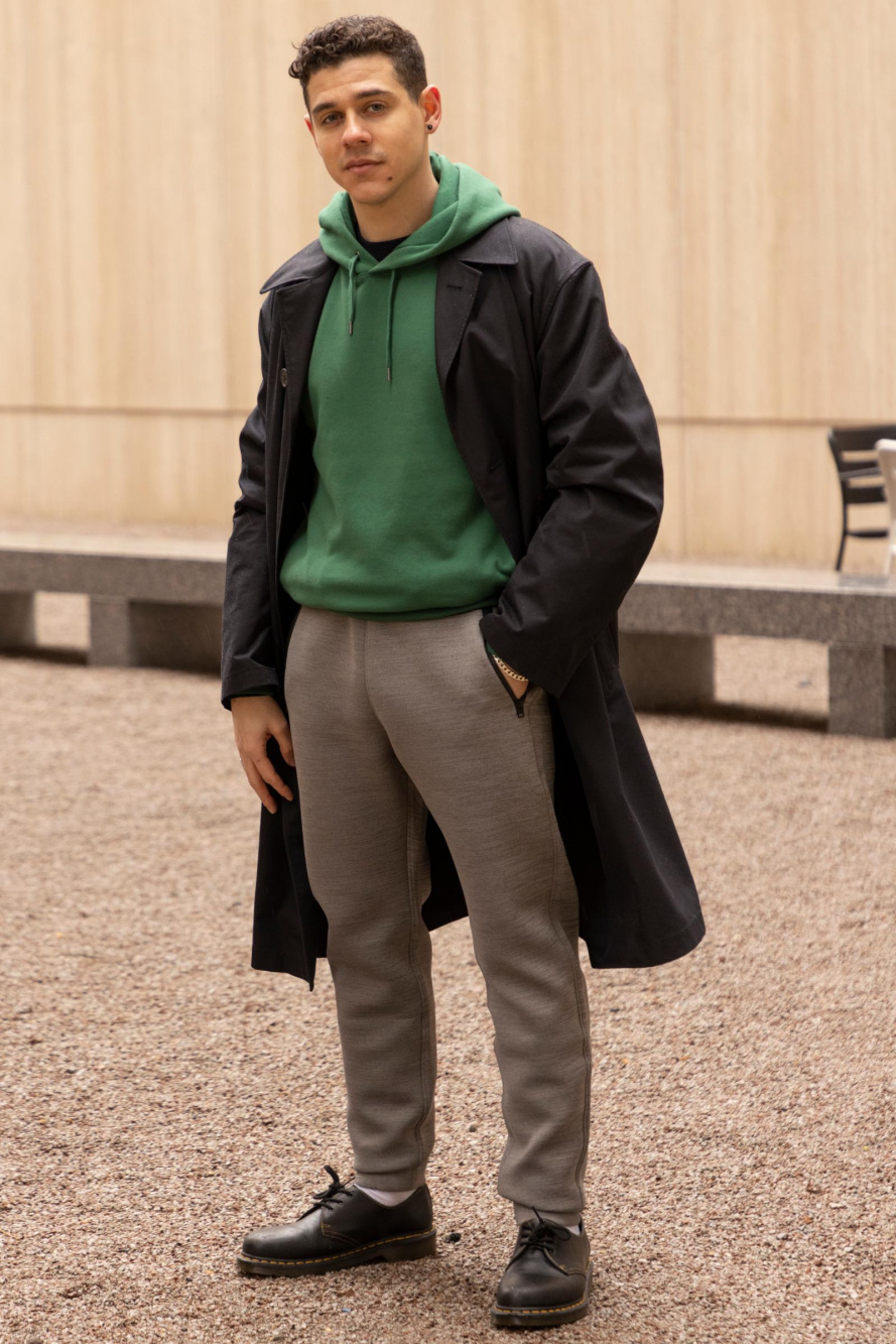 Check styling ideas for「Dry Sweat Track Pants、Trench Coat