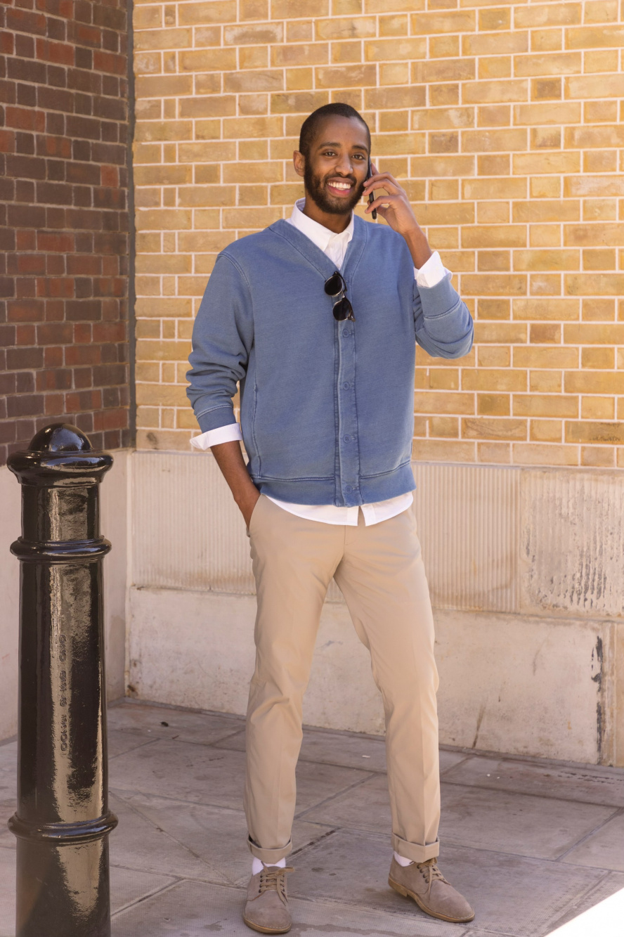 Check styling ideas for「Chambray Long-Sleeve Work Shirt、Slim-Fit Chino Pants」