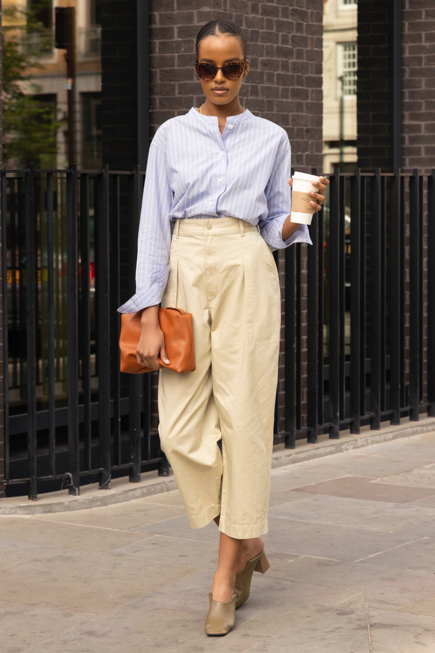 Wide leg pants and sneakers outfit  Pants outfit fall, Leg pants outfit,  Culottes outfit