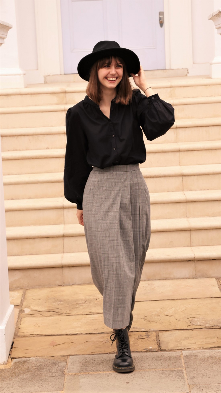 Check styling ideas for「Cotton Volume Long-Sleeve Blouse、Side