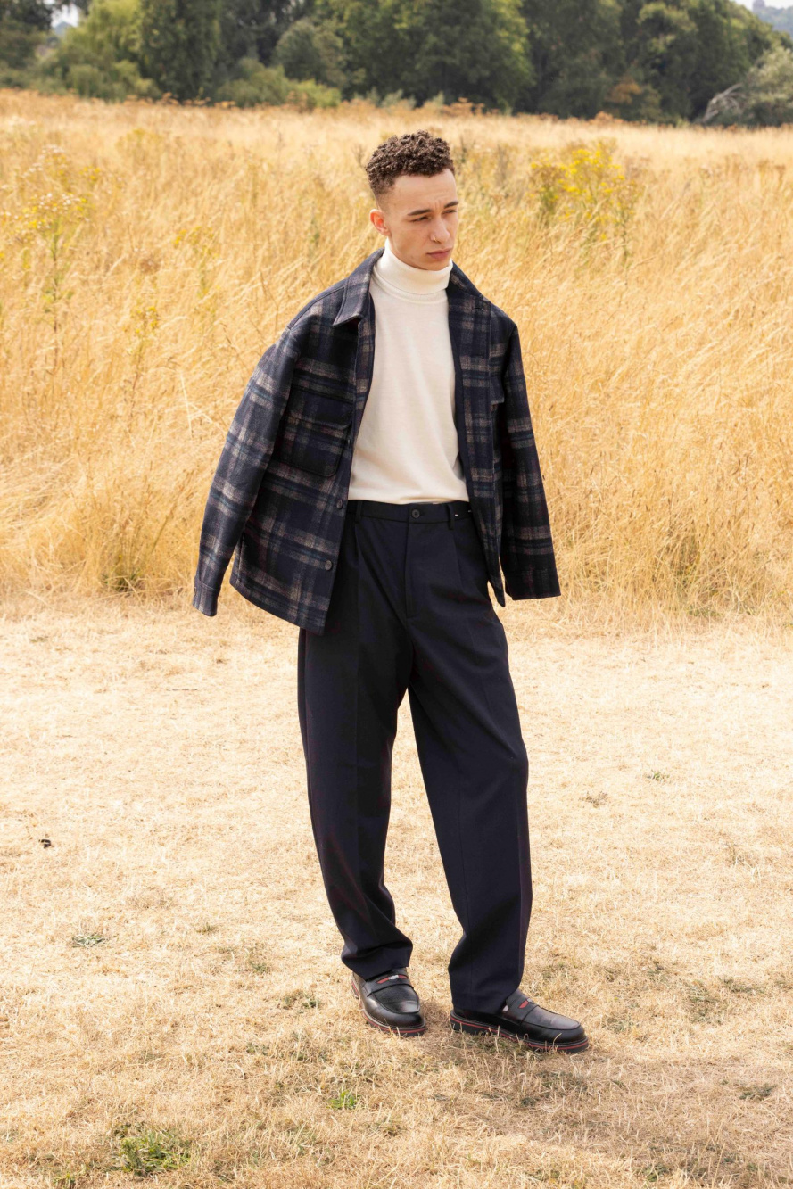 Check styling ideas for「Extra Fine Merino Turtleneck Long-Sleeve  Sweater、Smart Ankle Pants (2-Way Stretch, Windowpane)」