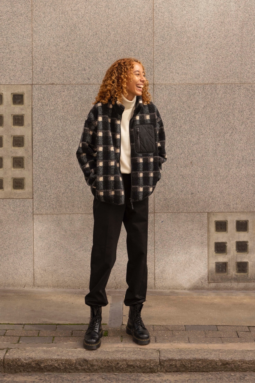 Check styling ideas for「HEATTECH FLEECE CREW NECK LONG SLEEVE  T-SHIRT、FLANNEL PANTS」