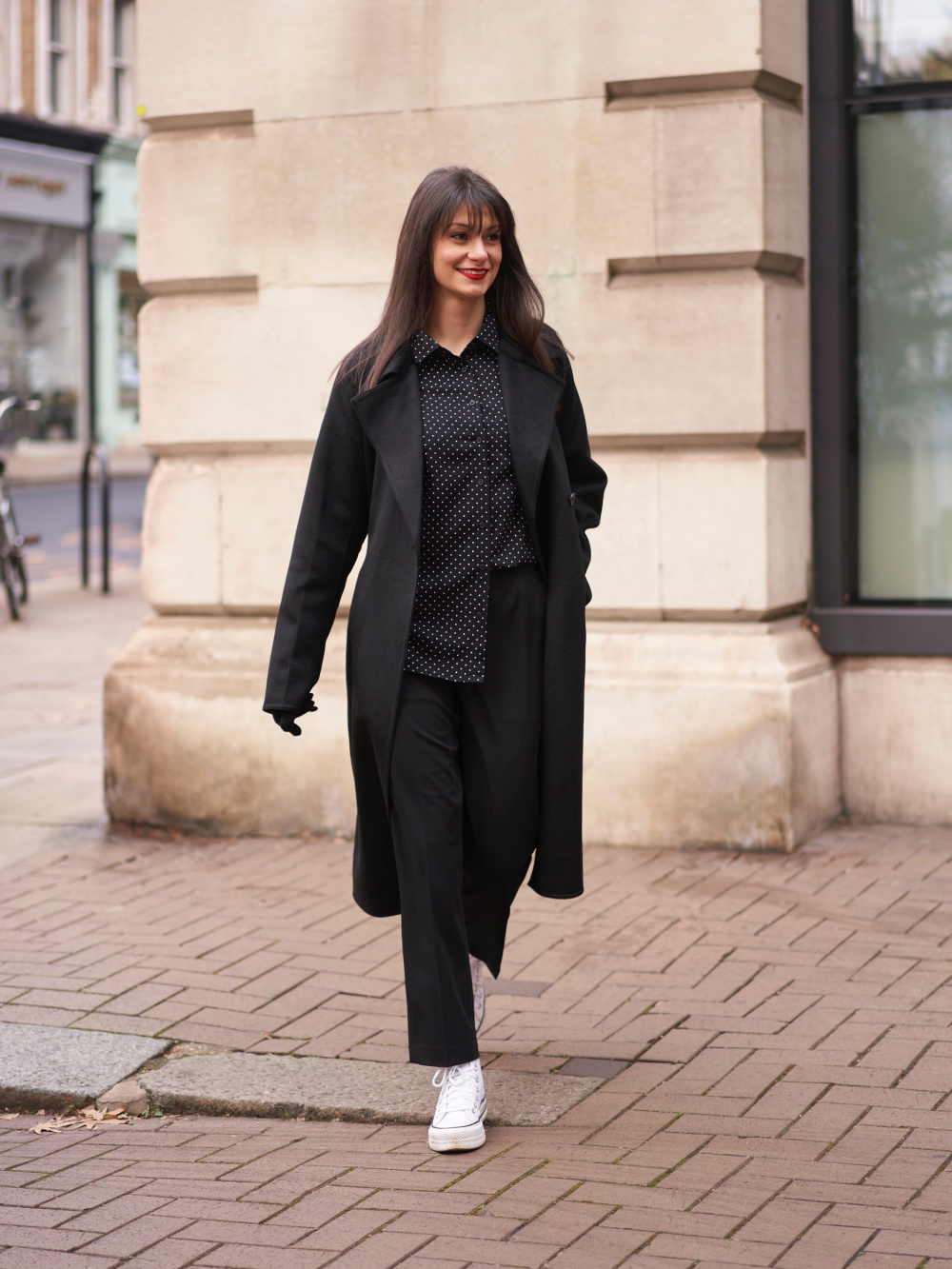 Long black coat best sale outfit ideas