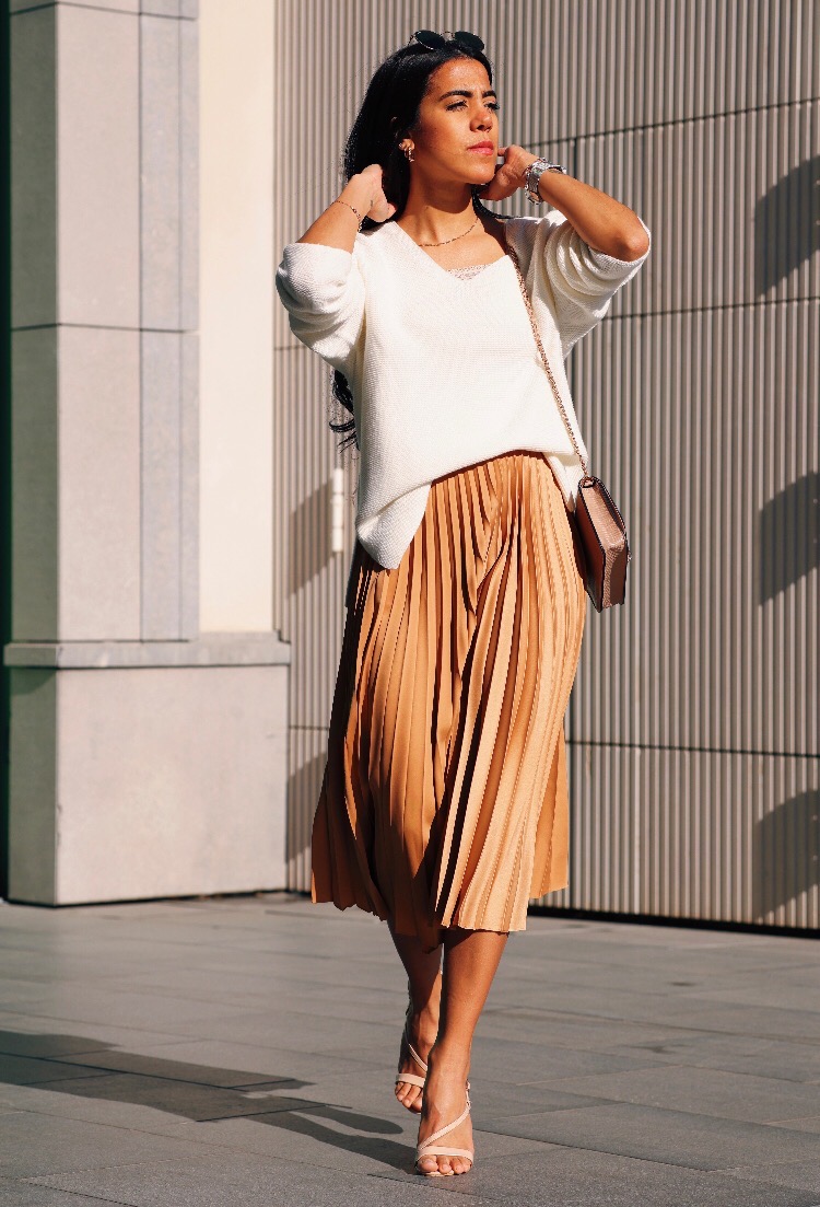 Check styling ideas for「Satin Pleated Skirt」