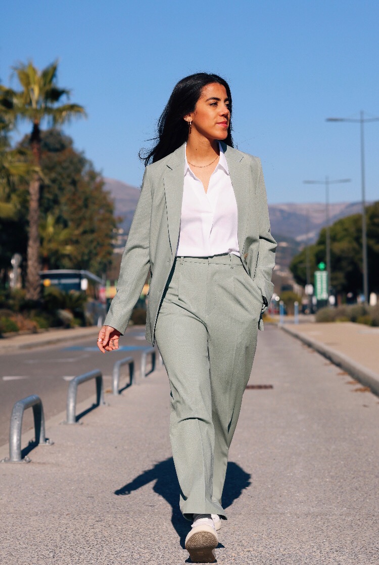 watch me repeat this outfit every day 🥐☕️✨ #styletips #uniqlopants #, uniqlo pleated wide pants