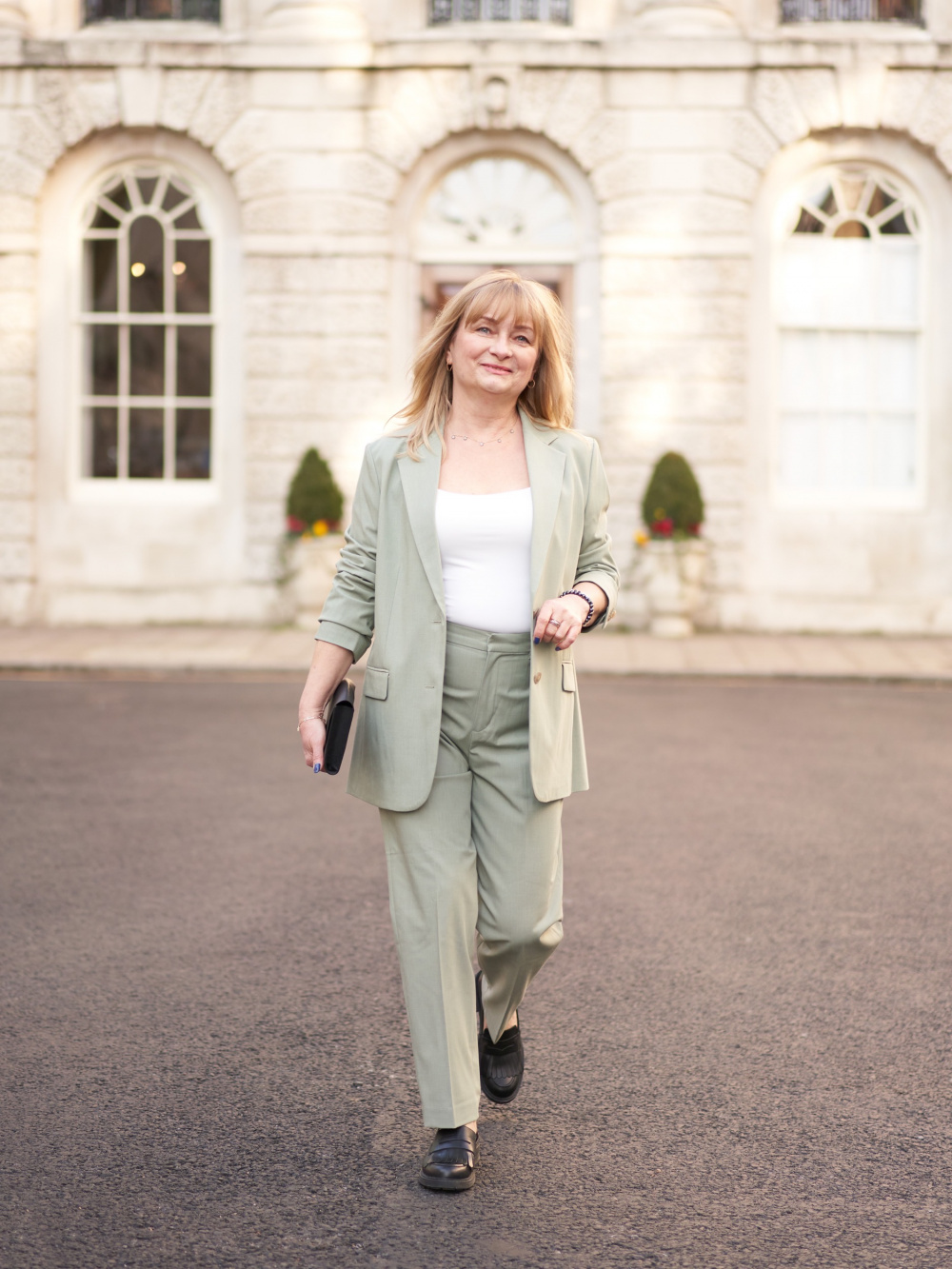 GREEN ANKLE PANTS Outfit