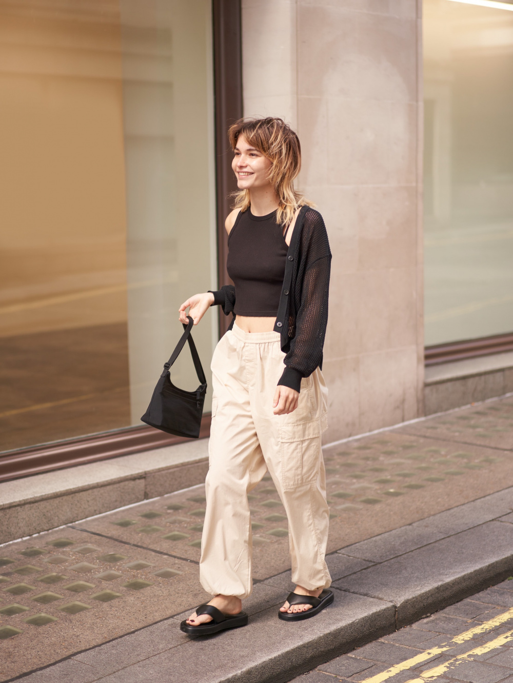 Check styling ideas for「RIBBED CROPPED SLEEVELESS BRA TOP」