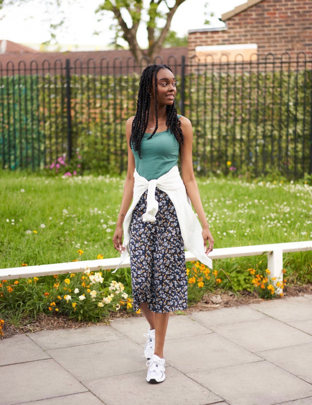 Floral midi 2025 skirt outfit ideas