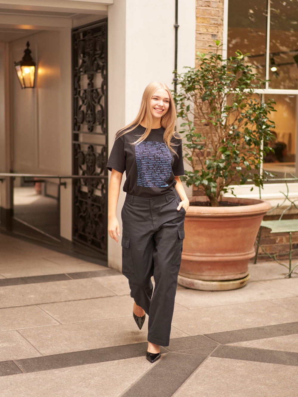 Check styling ideas for「Wide Straight Cargo Pants」| UNIQLO US