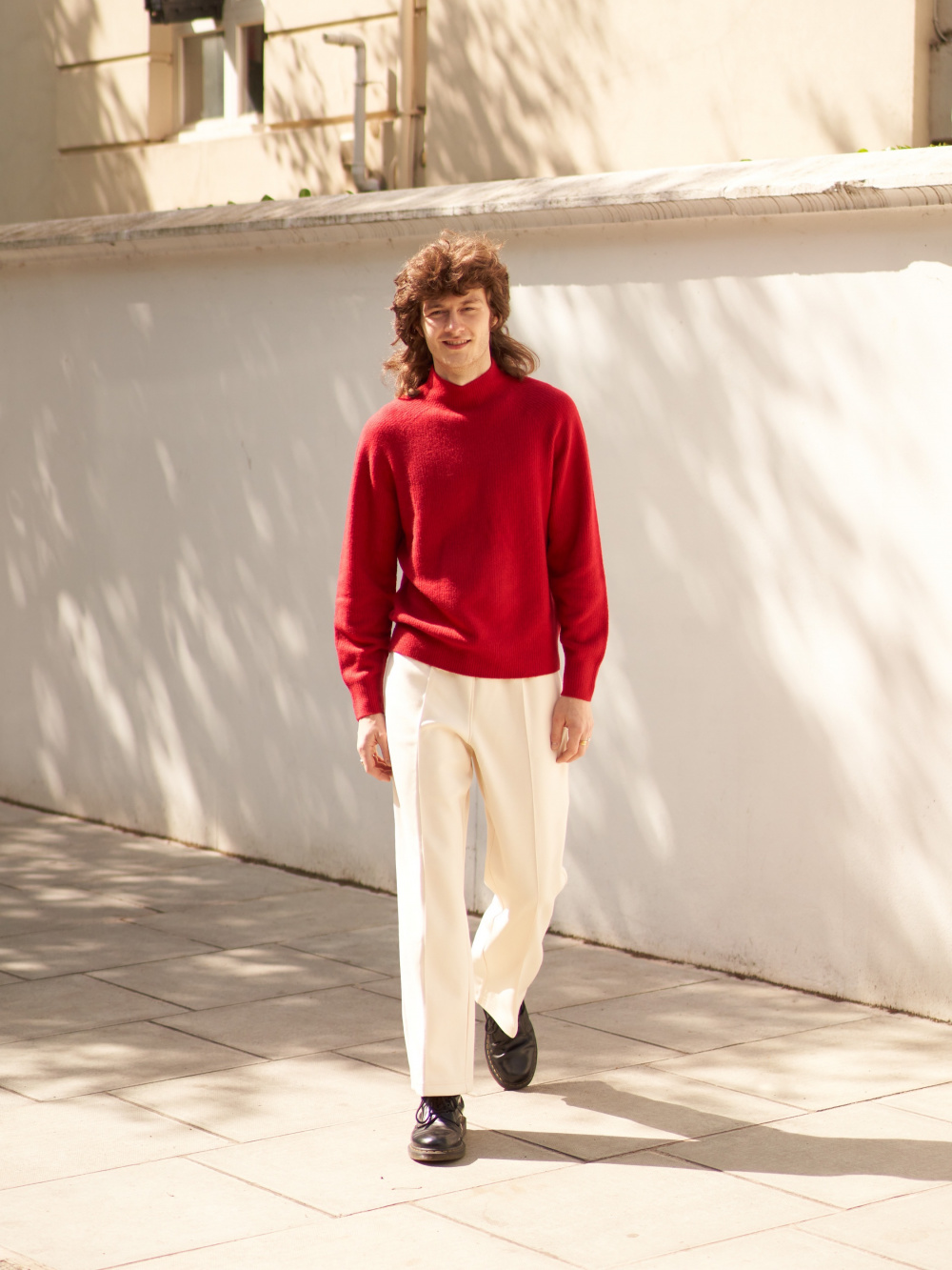 Red sweater hot sale mens outfit