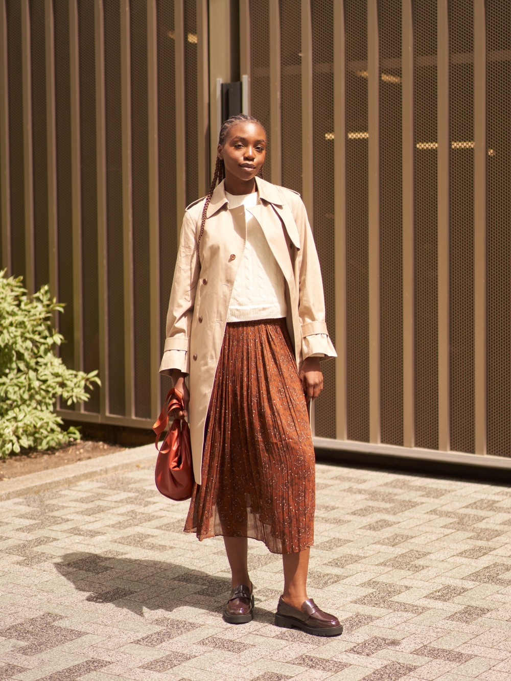 Light brown 2024 skirt outfit ideas