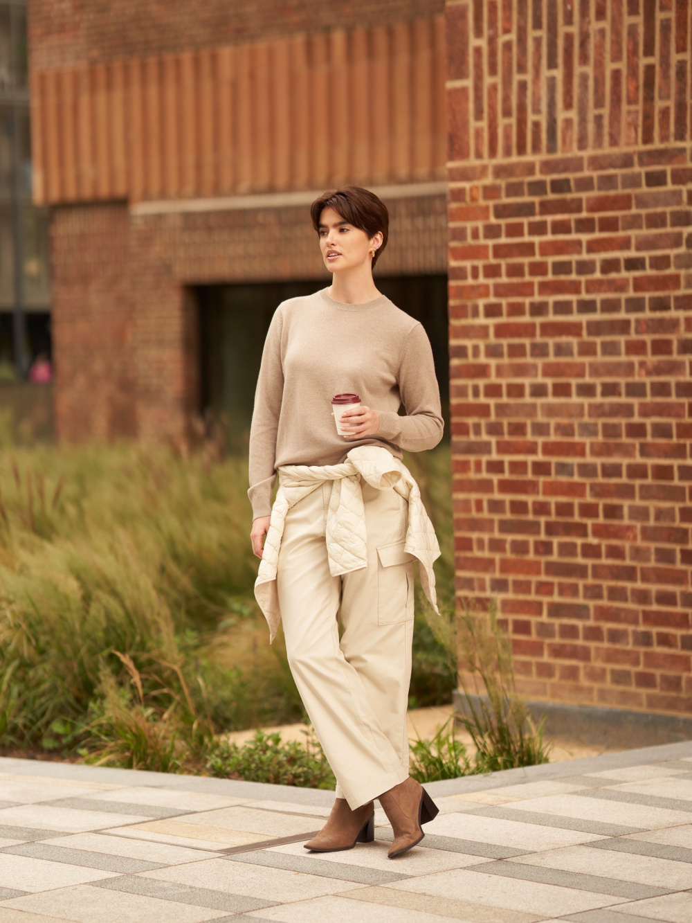 Check styling ideas for「Wide Straight Cargo Pants」| UNIQLO US