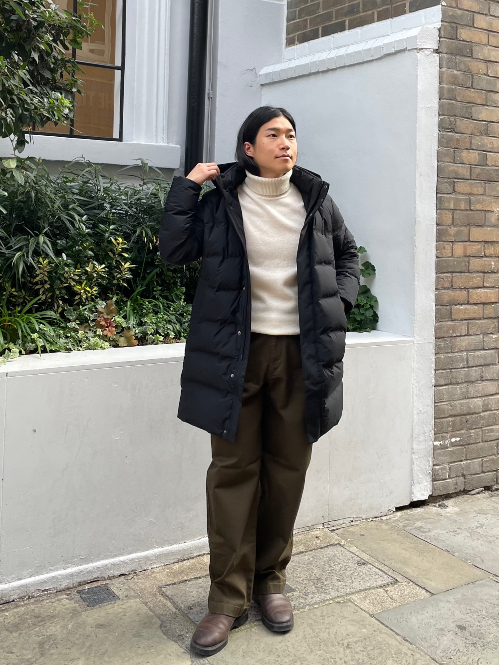 Check styling ideas for「U Wide Fit Parachute Trousers」