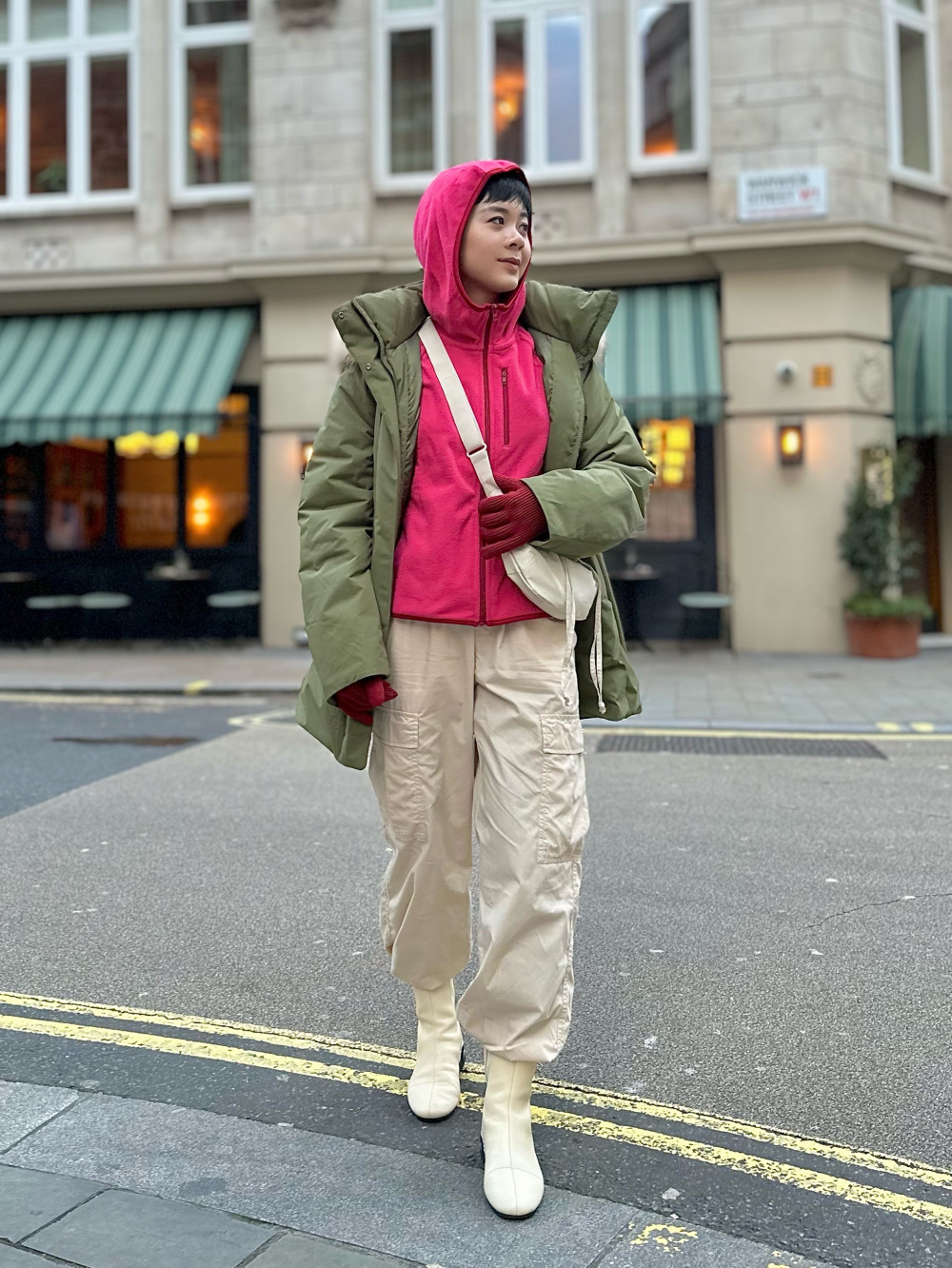 Check styling ideas for「Light Down Jacket、Easy Cargo Pants」