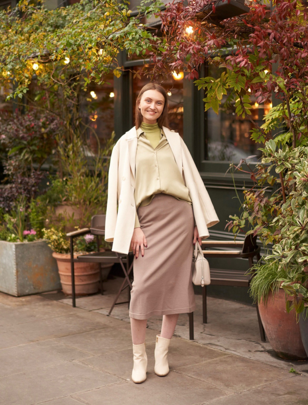 Stylish Outfit with Shirt, Skirt, and Leggings