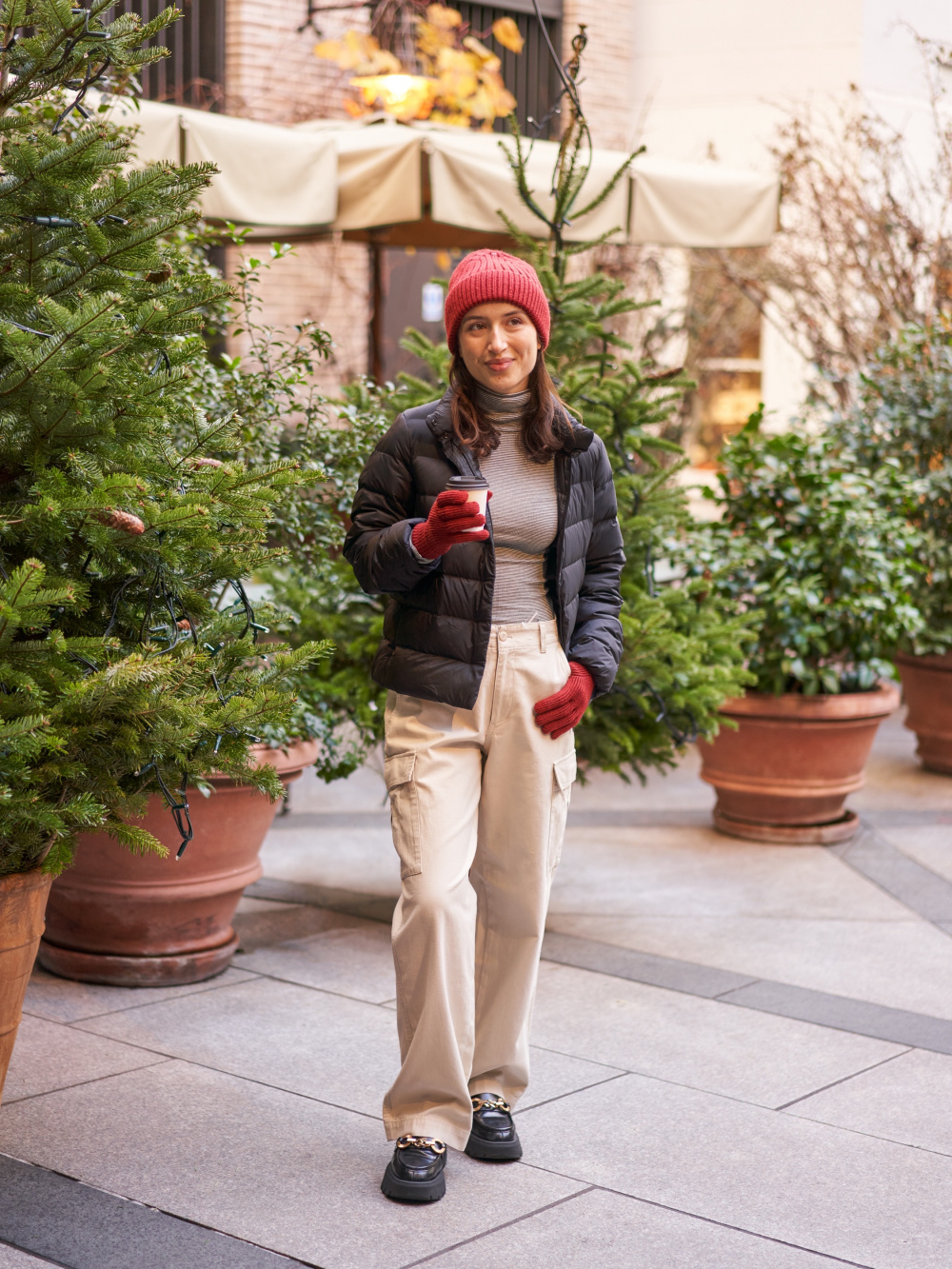 Check styling ideas for「HEATTECH EXTRA STRETCH HIGH RISE LEGGINGS PANTS  (TALL)、HEATTECH RIB BEANIE」