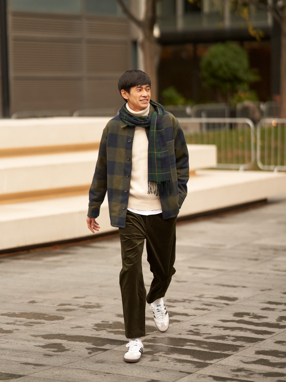 Check styling ideas for「HEATTECH Warm-Lined Pants」