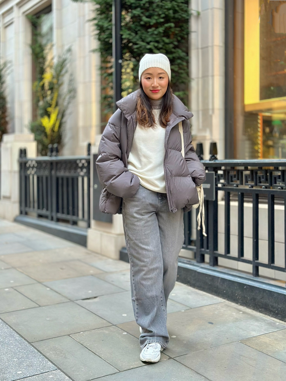 Oversized Puffer Vest Outfit  Casual winter outfits, Winter