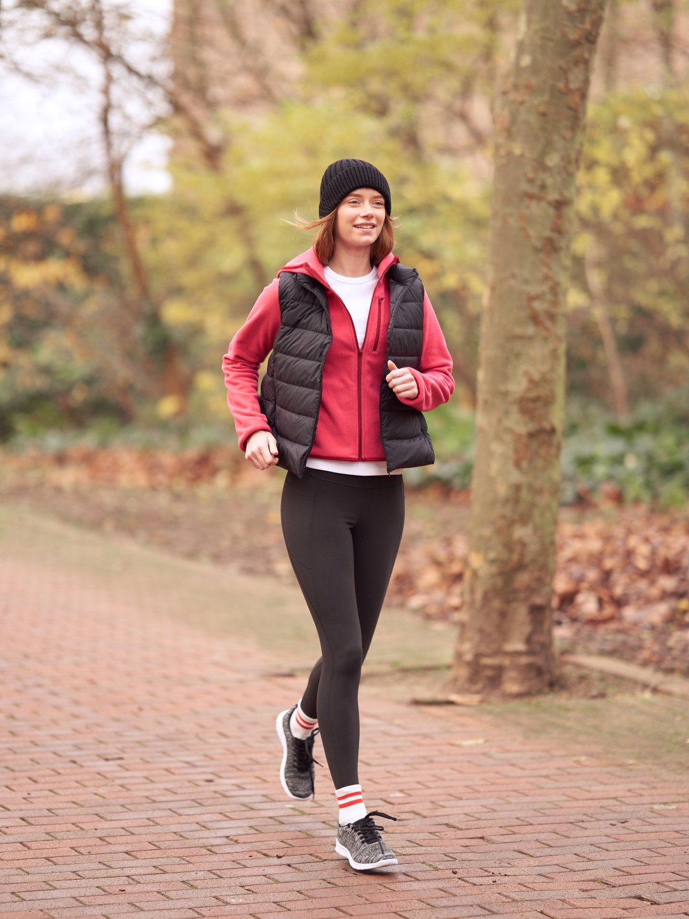 Check styling ideas for「SEAMLESS DOWN LONG COAT、HEATTECH RIBBED BEANIE