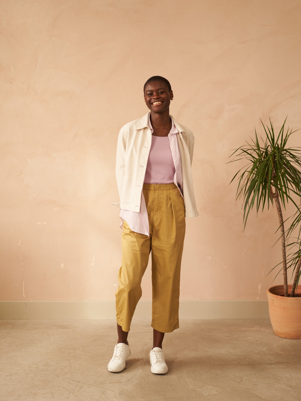 beige parachute pants outfit inspo