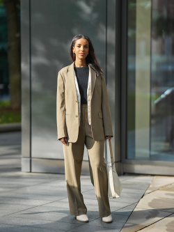 Wide-Fit Pleated Pants
