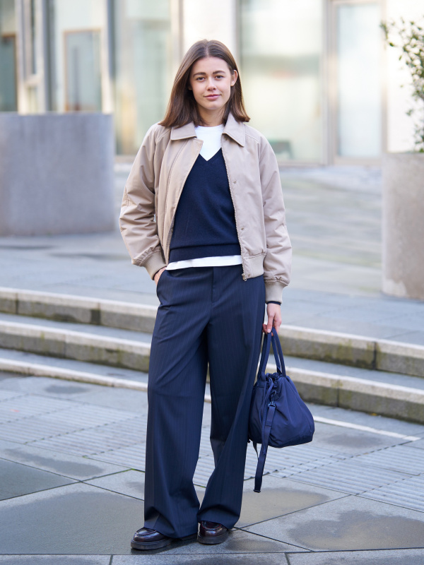 An outfit using Premium Linen Vest and Premium Linen Pants｜UNIQLO US