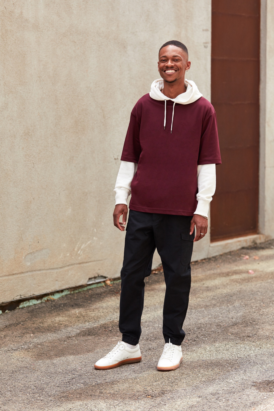 Burgundy discount hoodie outfit