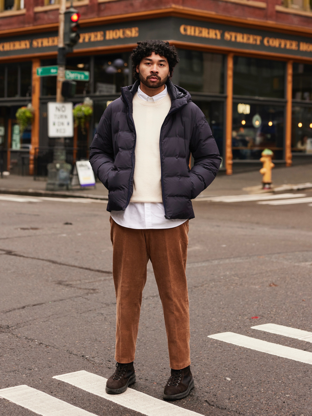 Check styling ideas for「CASHMERE TURTLENECK SWEATER、SMART ANKLE PANTS  CORDUROY」