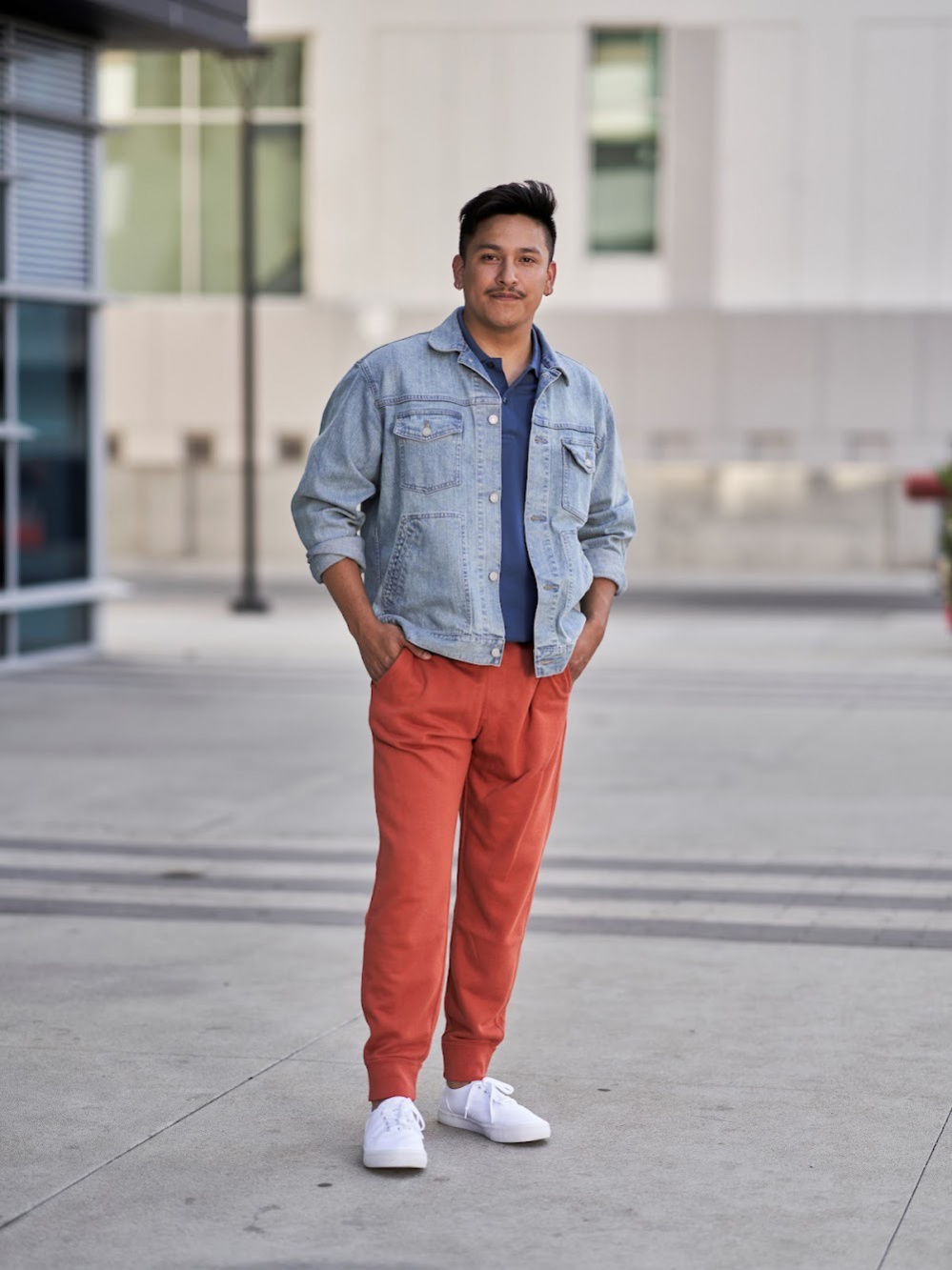 Grey Sweatpants with Yellow Plaid Shirt Outfits For Men (2 ideas & outfits)