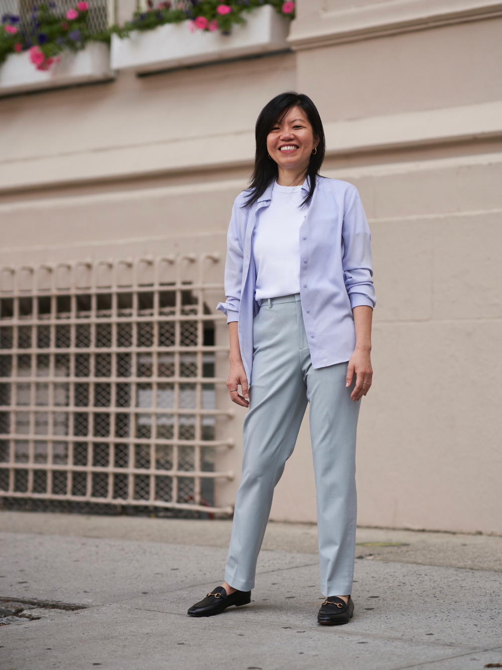 White Blazer with White Sweatpants Outfits For Women (2 ideas & outfits)