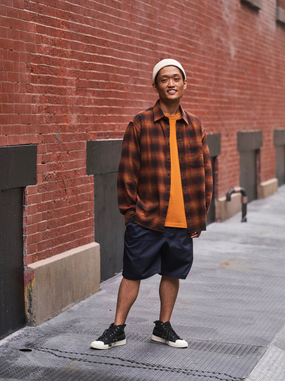 Check styling ideas for「U Crew Neck T-Shirt、Linen-Blend Relaxed Pants」