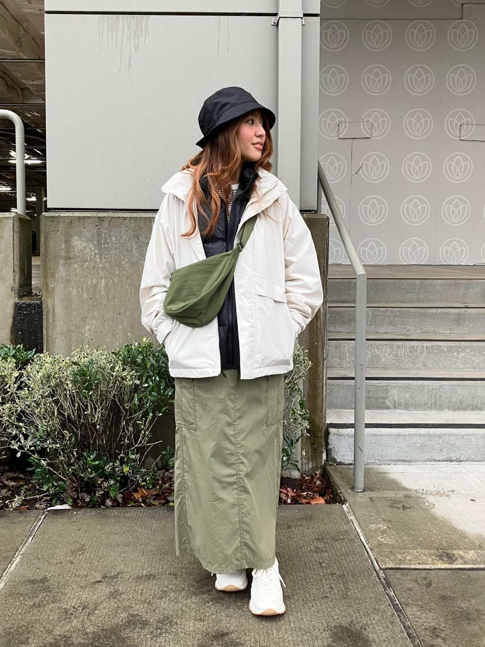 Check styling ideas for「Ultra Stretch Active Airy Tapered Pants、Round Mini  Shoulder Bag」