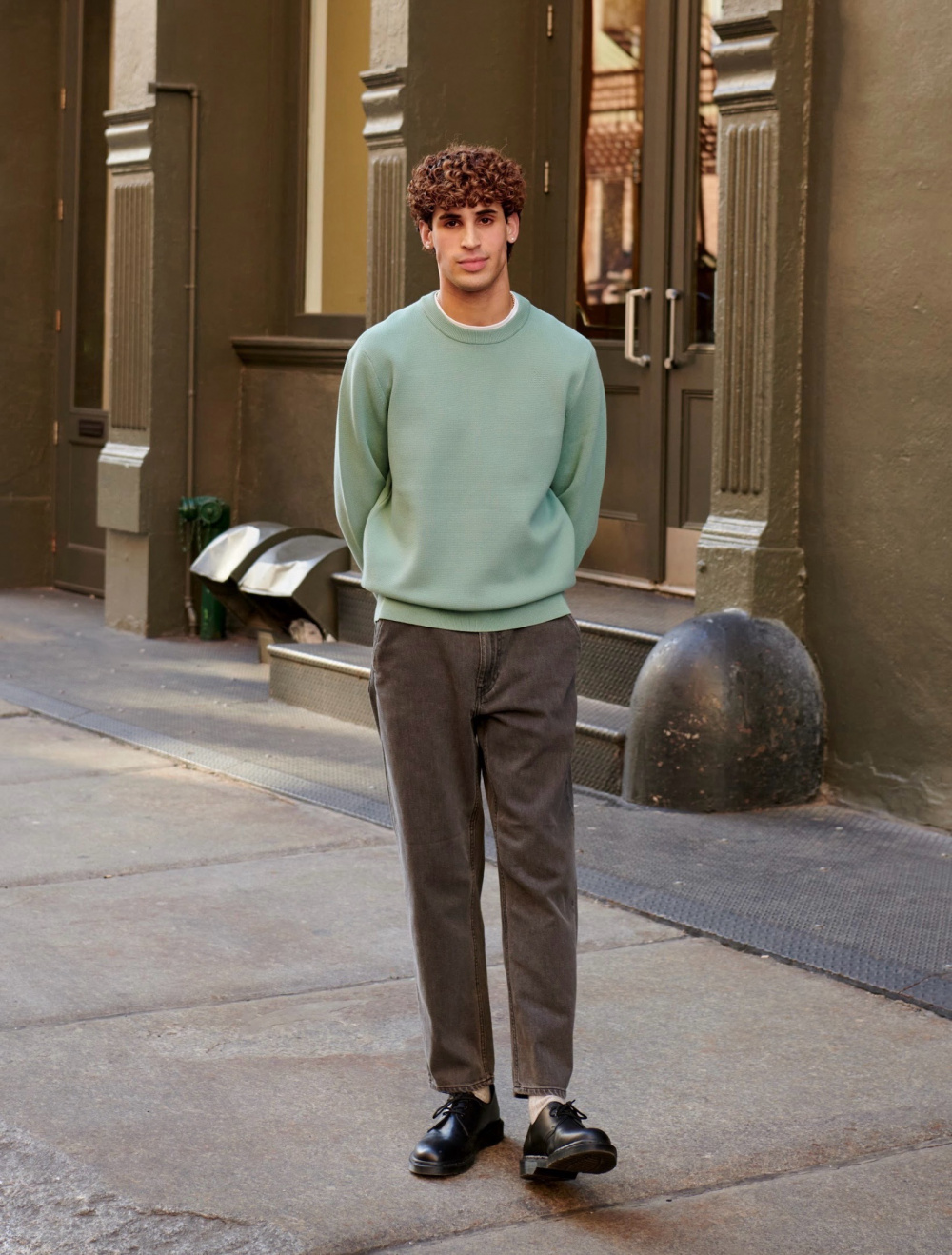 Check styling ideas for「Oxford Striped Slim-Fit Long-Sleeve Shirt (2022  Edition)、Relaxed Ankle Jeans」