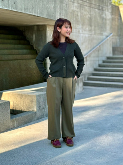 Wide-Fit Pleated Pants