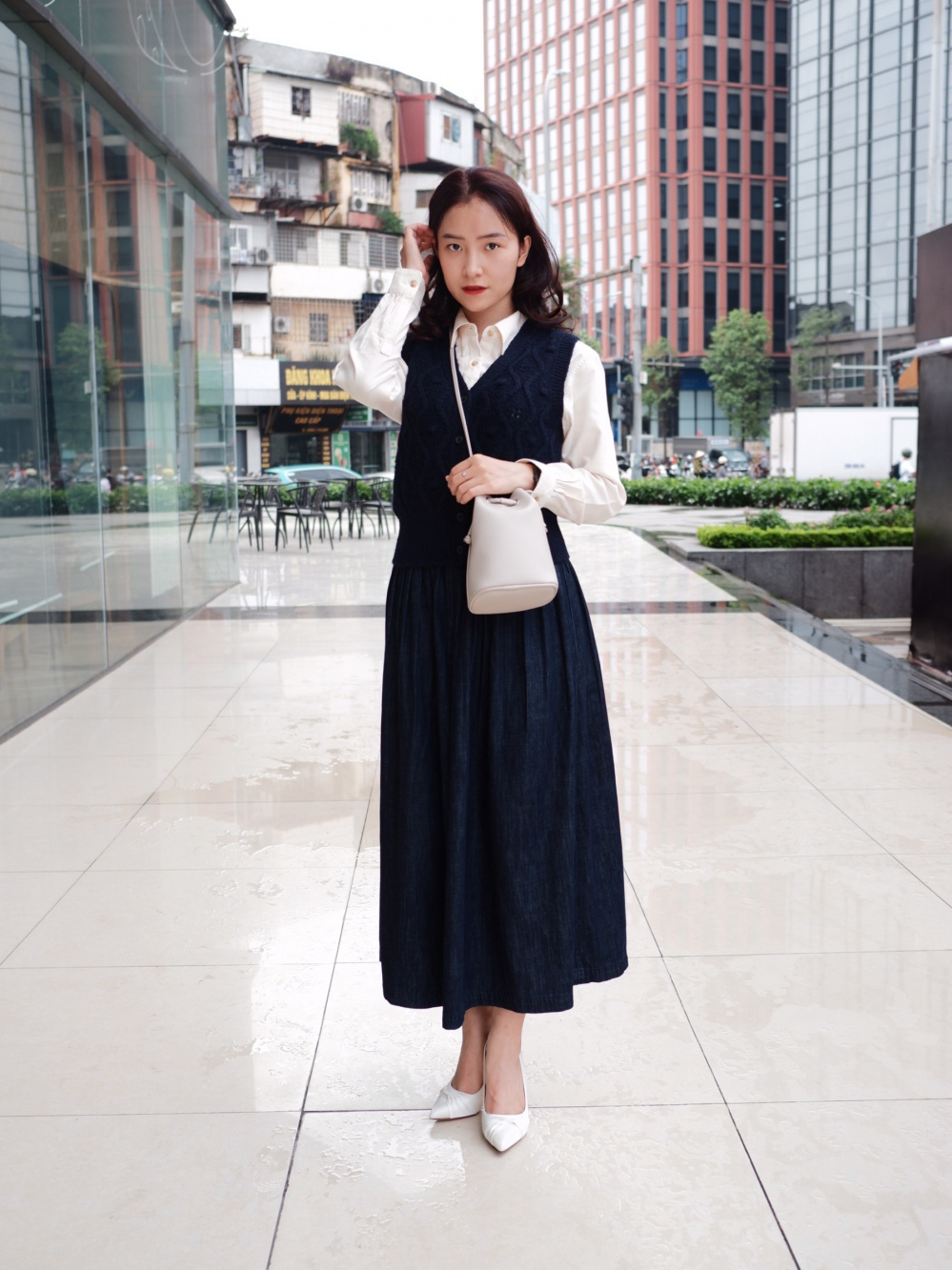 uniqlo v neck vest