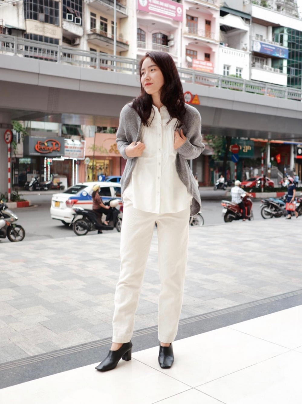 Check styling ideas for「Volume Long Sleeve Blouse、Corduroy Tapered Ankle  Pants」