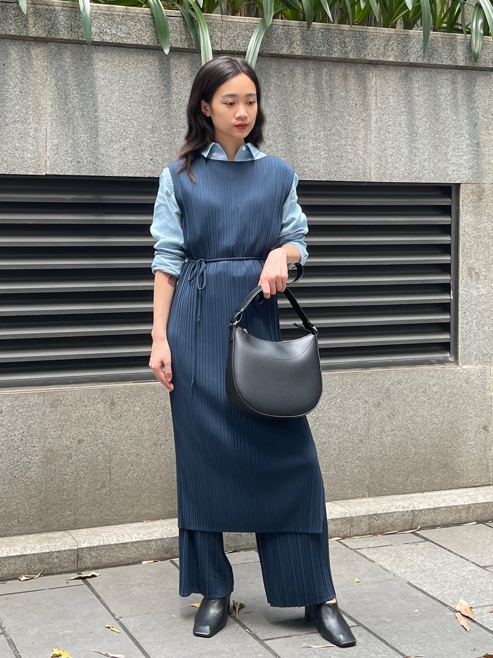 Check styling ideas for「Denim Utility Long Sleeve Over Shirt、Denim Wide  Straight Cargo Pants」