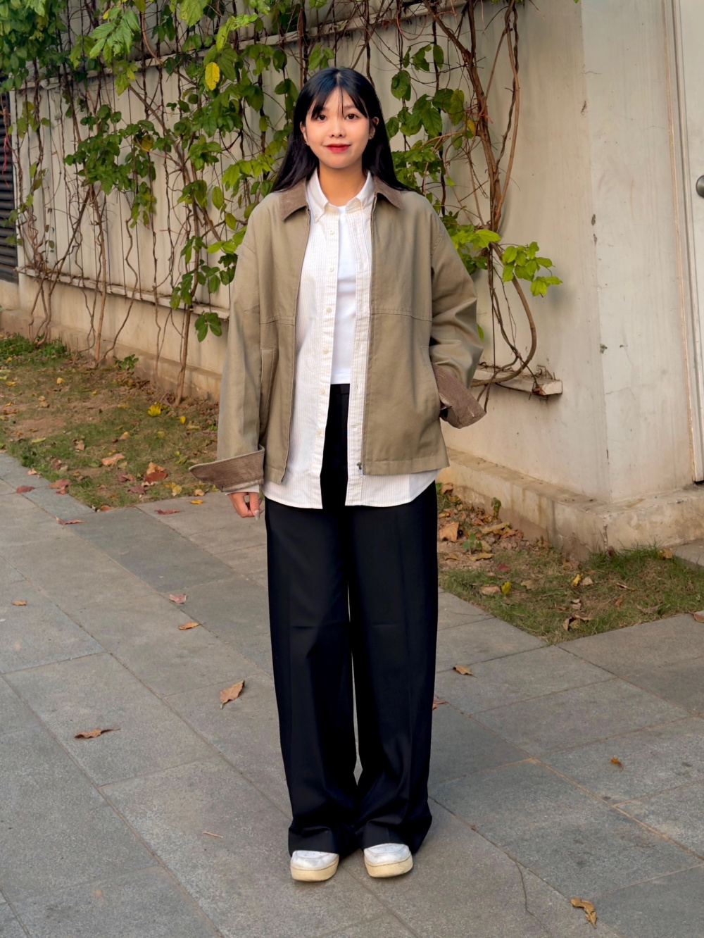 Check styling ideas for「Mini T-shirt、Zip Up Short Blouson